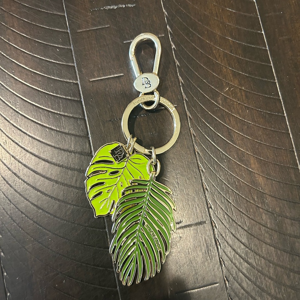Dooney & Bourke green leaf key chain